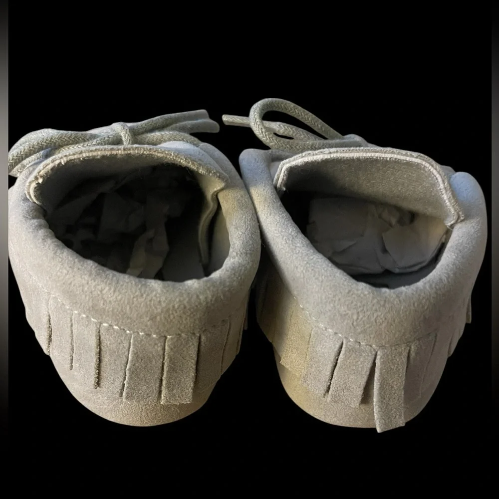 🤍🩶ROMIRUS Soft Gray Kids Shoes moccasin style size 2 (3-6mos) New without tags